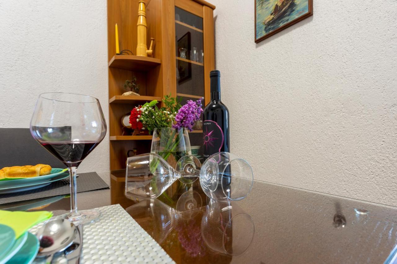 Apartman Lema Pula Bagian luar foto