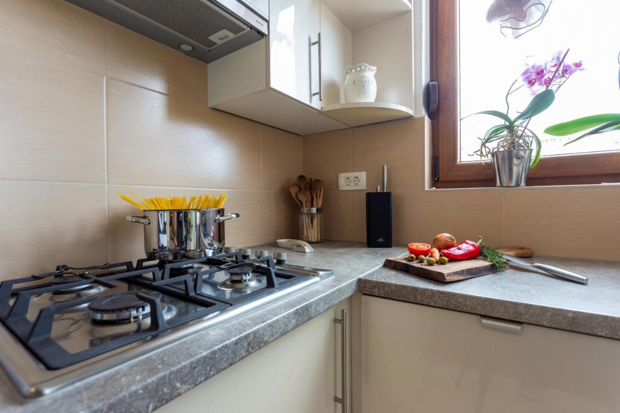 Apartman Lema Pula Bagian luar foto