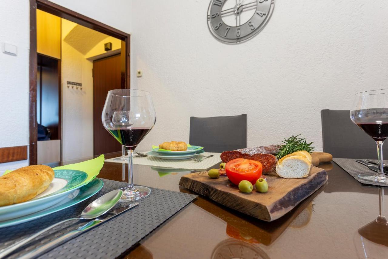 Apartman Lema Pula Bagian luar foto