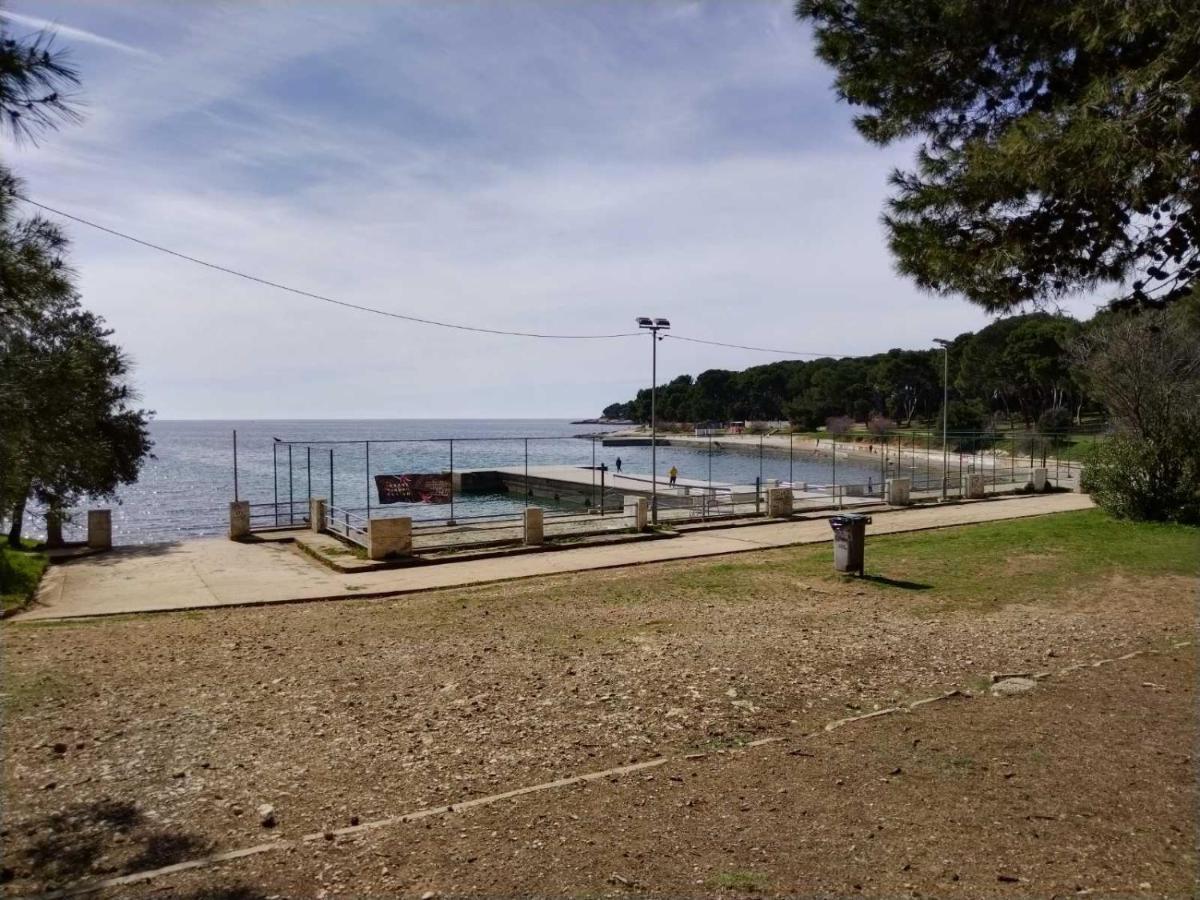 Apartman Lema Pula Bagian luar foto