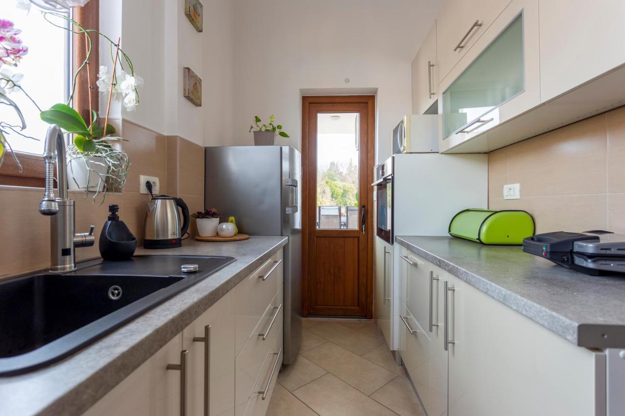 Apartman Lema Pula Bagian luar foto