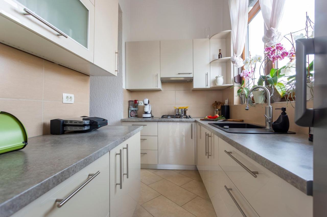Apartman Lema Pula Bagian luar foto
