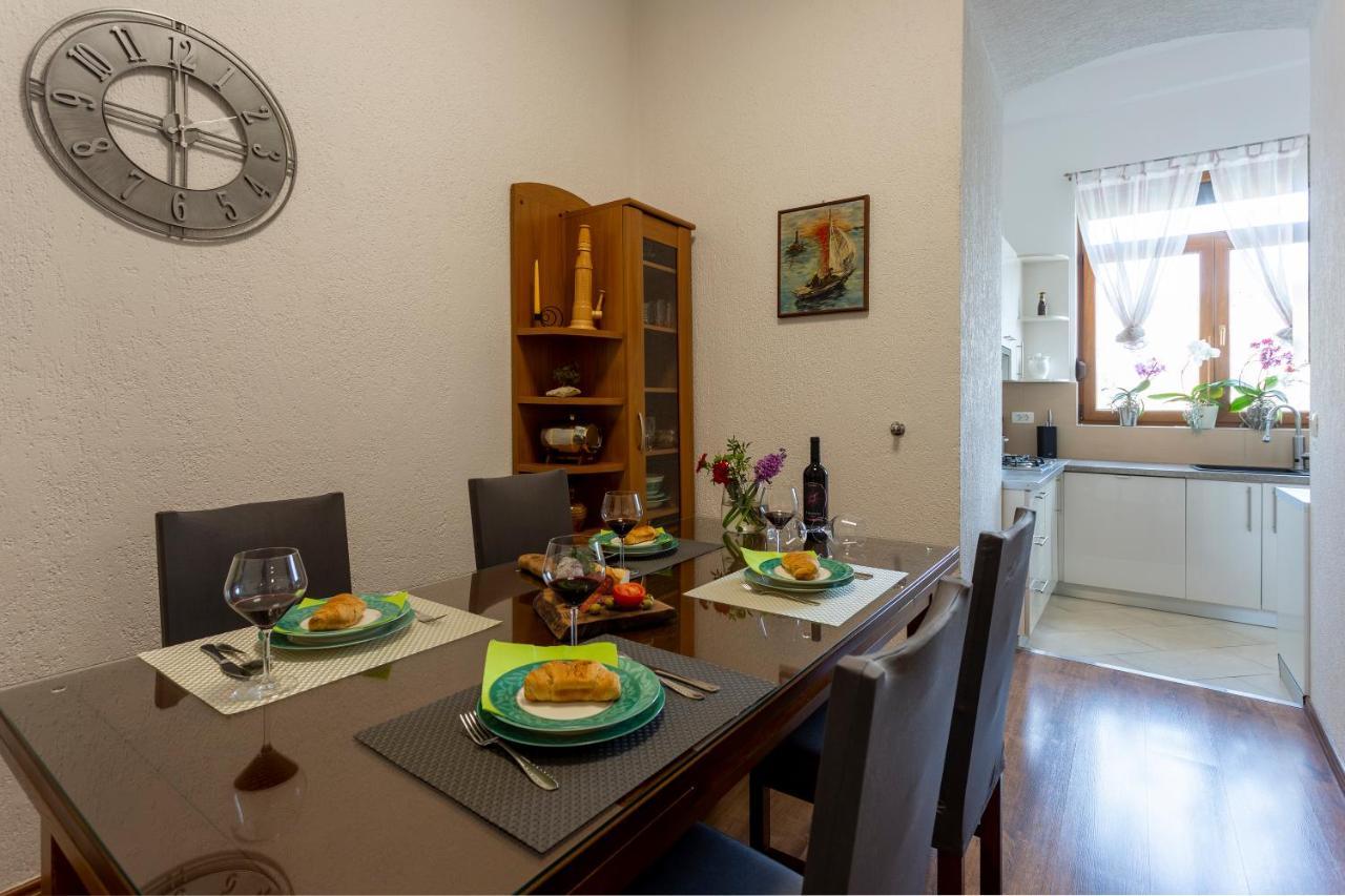 Apartman Lema Pula Bagian luar foto