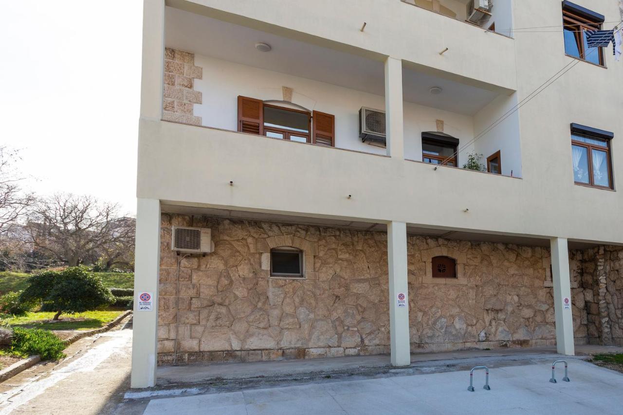 Apartman Lema Pula Bagian luar foto